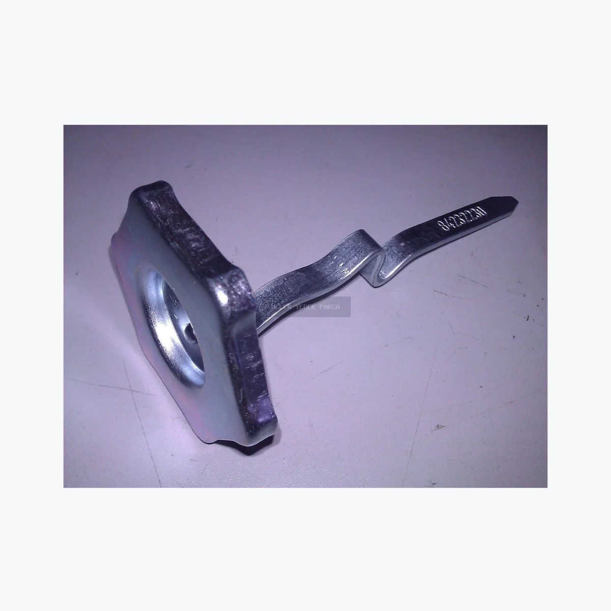New Holland YAG DUZEY CUBU 84232230 Diğer kaporta parçaları yedek parça