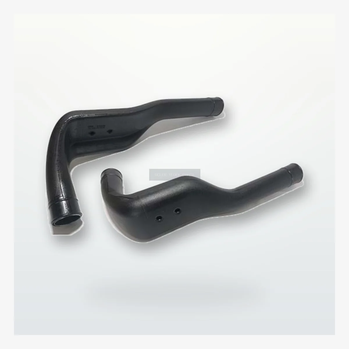 New Holland BORU PLASTIK INTERCOOLER 84333479 Diğer soğutma parçaları yedek parça