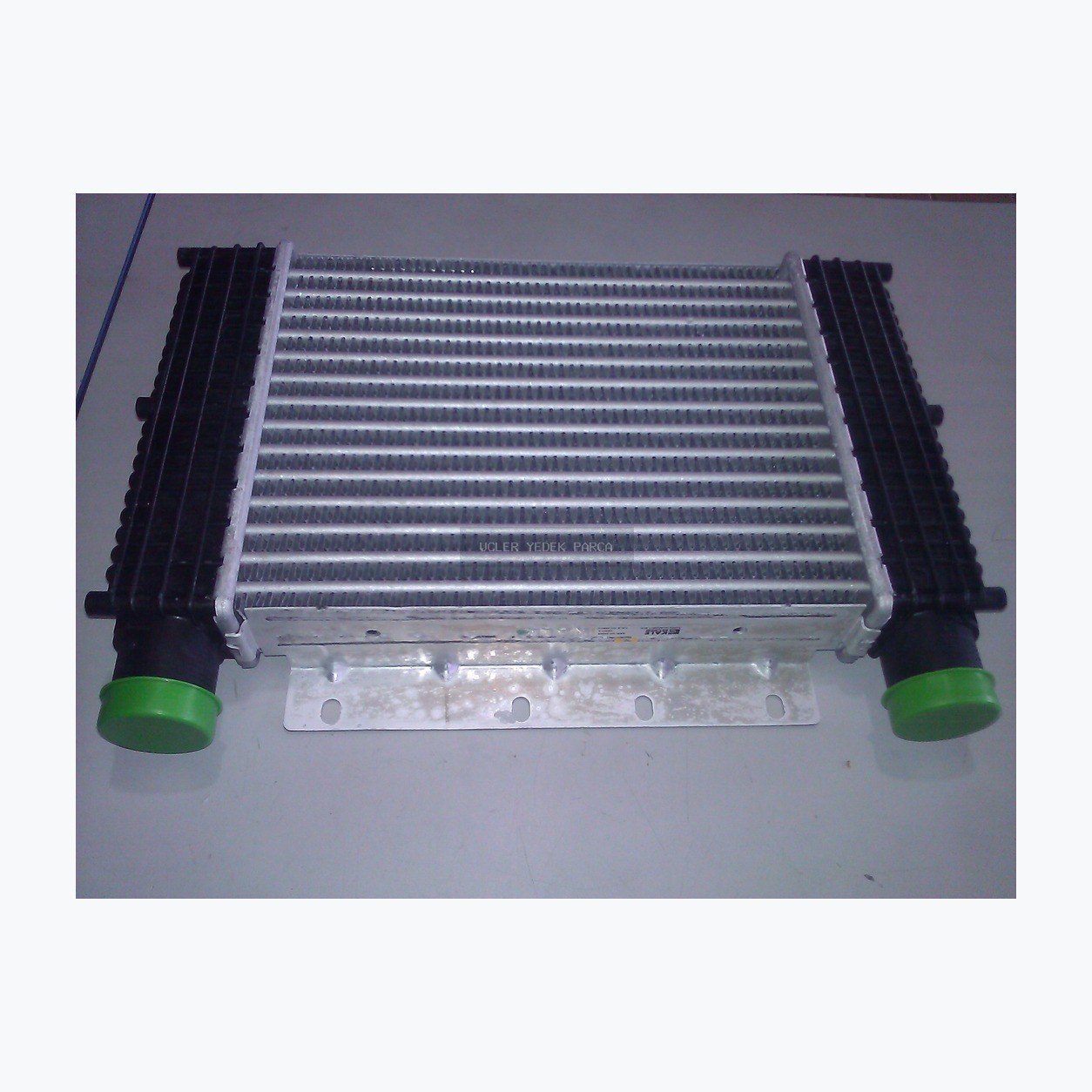 New Holland INTERCOOLER 84408677 Diğer soğutma parçaları yedek parça