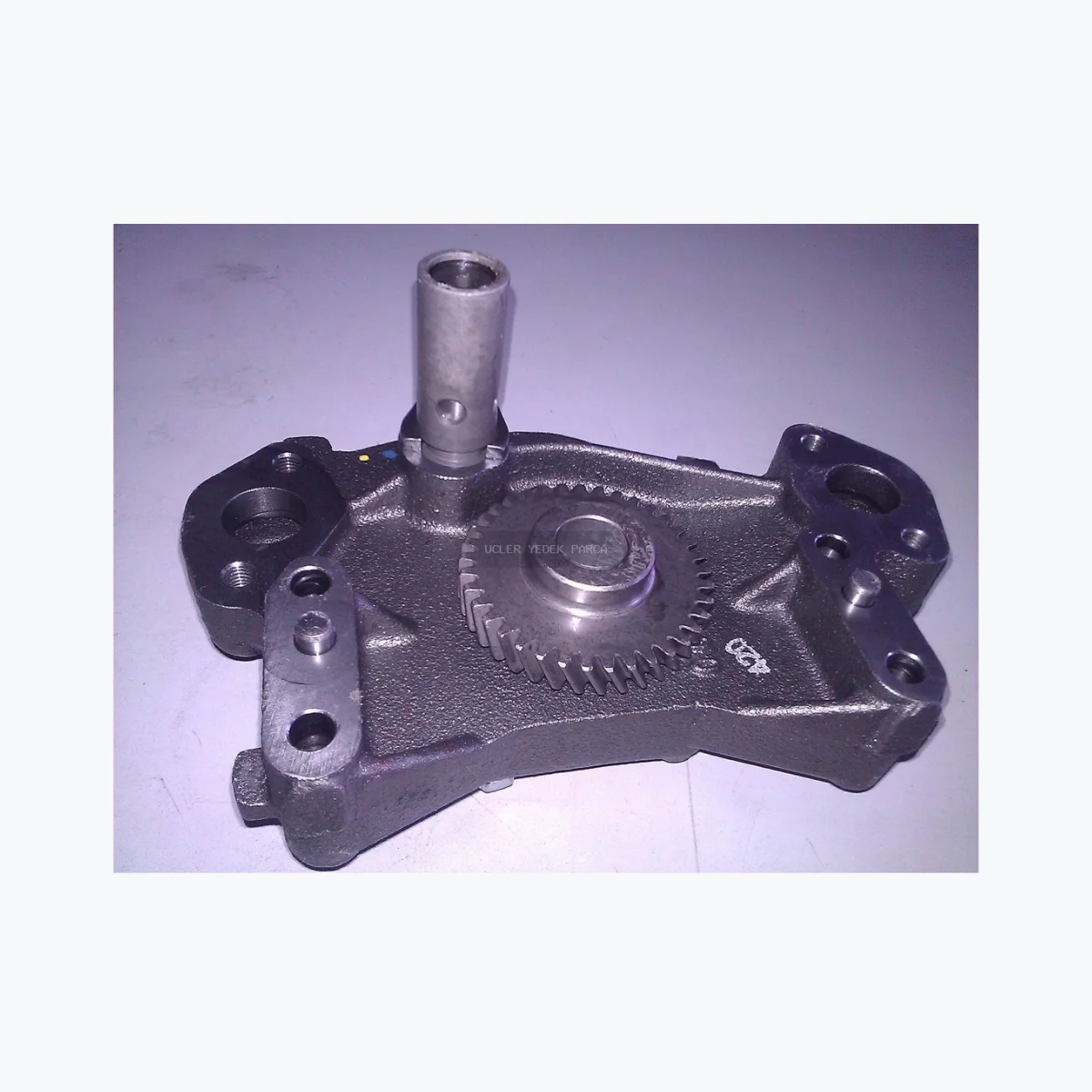 New Holland MOTOR YAG POMPA 84604690 Motor yağ pompaları yedek parça